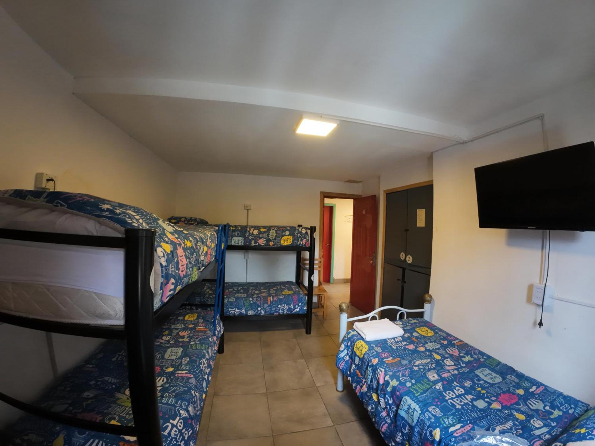 Temiscira Hostel Сан-Карлос-де-Барилоче Экстерьер фото